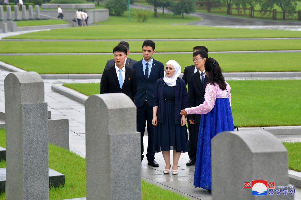 Syrian Embassy Members Visit Victorious Fatherland Liberation War Museum