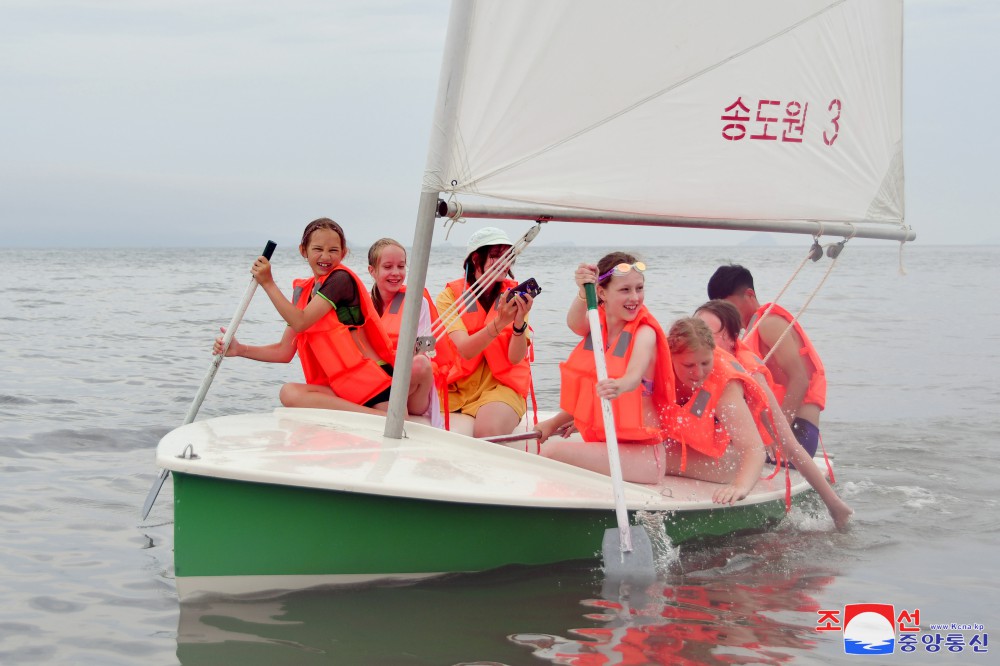 Meeting of DPRK and Russian Schoolchildren's Camping Groups Held