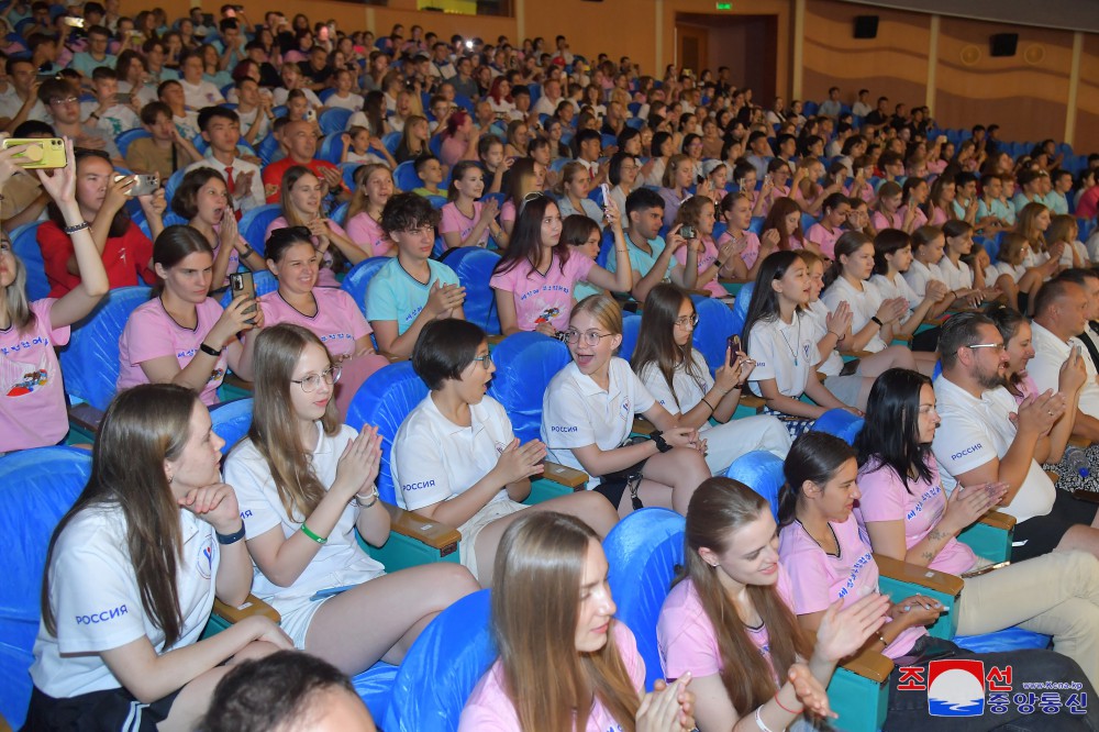 Meeting of DPRK and Russian Schoolchildren's Camping Groups Held