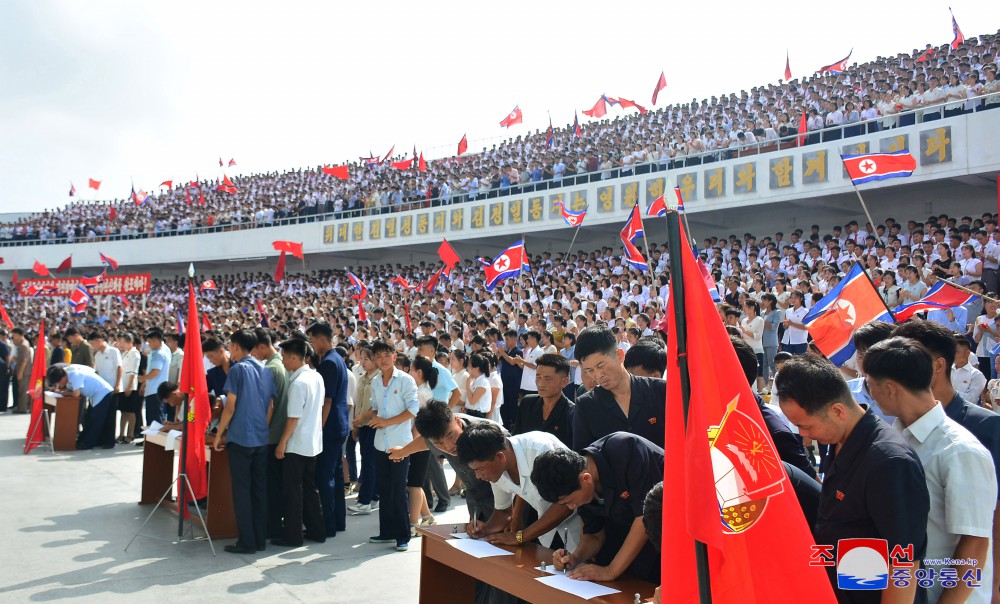 Meetings of Young Volunteers Held in DPRK