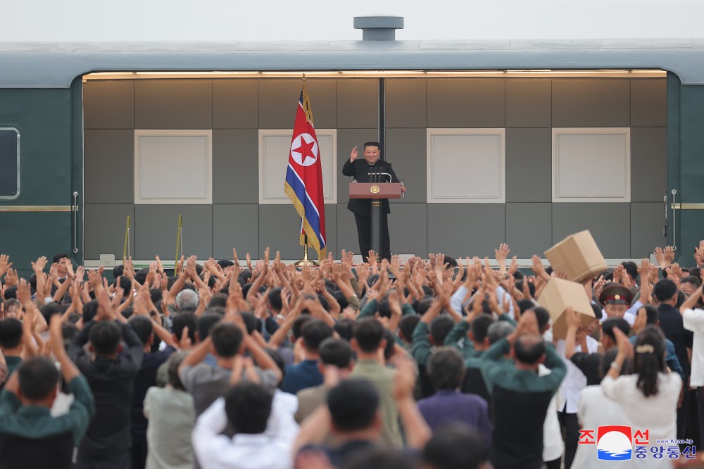 Respected Comrade Kim Jong Un Clarifies in His Speech Stand of Party and Government on Repairing Flood Damage and Consoles Flood Victims