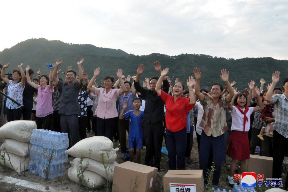 Relief Materials from WPK Central Committee Delivered to Inhabitants in Flood-hit Areas of Jagang Province