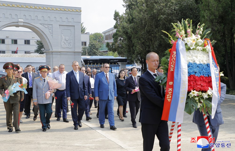 Wreaths Laid at Liberation Towers and Cemeteries of Fallen Fighters of Soviet Army