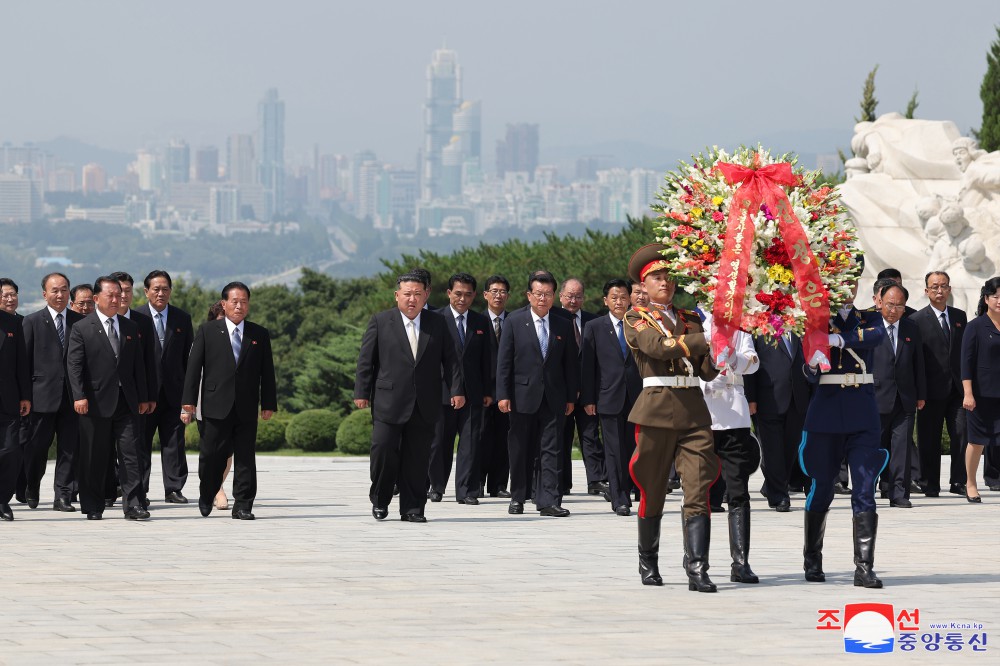 Respected Comrade Kim Jong Un Visits Revolutionary Martyrs Cemetery on Mt Taesong