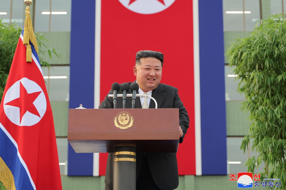 Respected Comrade Kim Jong Un Makes Speech Welcoming People Who Have Arrived in Pyongyang from Flood-hit Areas