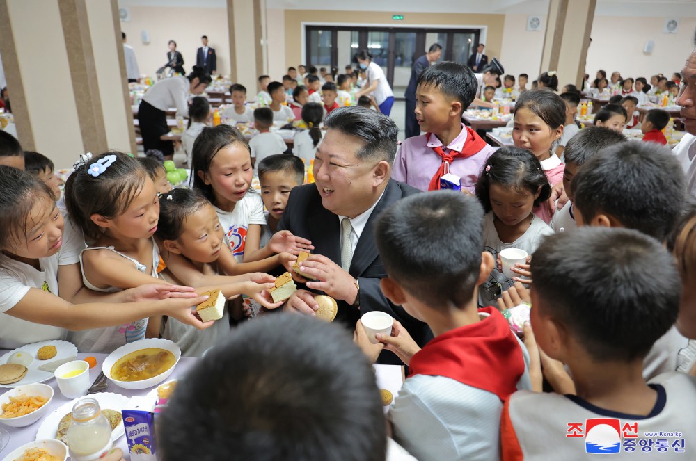 Flood Victims in North Phyongan, Jagang and Ryanggang Provinces Arrive in Pyongyang