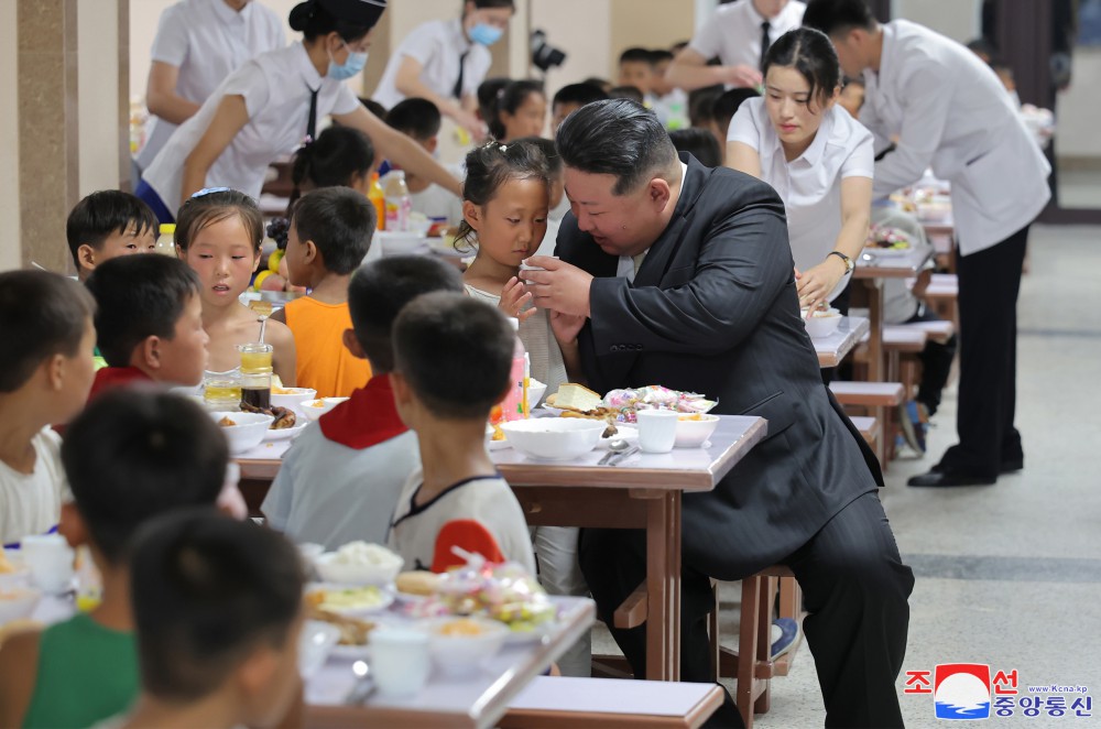 Flood Victims in North Phyongan, Jagang and Ryanggang Provinces Arrive in Pyongyang