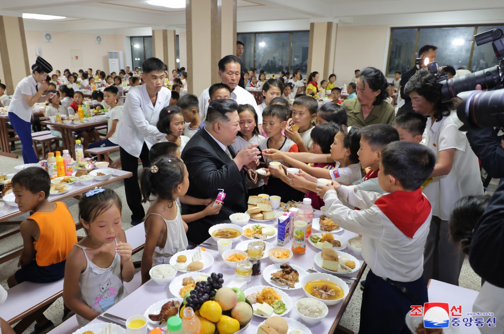 Flood Victims in North Phyongan, Jagang and Ryanggang Provinces Arrive in Pyongyang