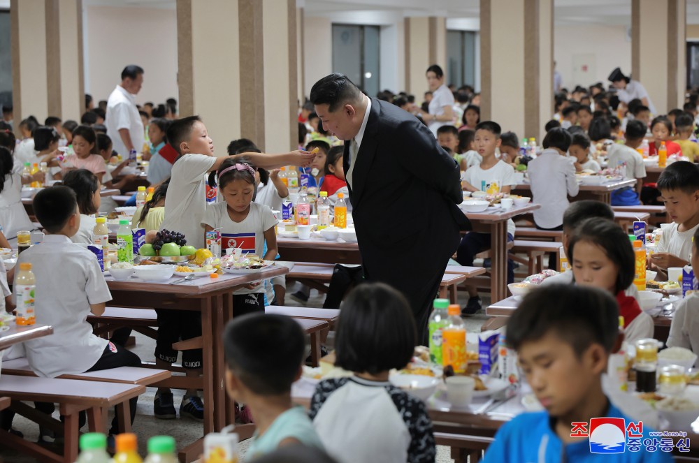 Flood Victims in North Phyongan, Jagang and Ryanggang Provinces Arrive in Pyongyang