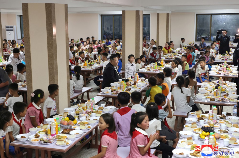 Flood Victims in North Phyongan, Jagang and Ryanggang Provinces Arrive in Pyongyang