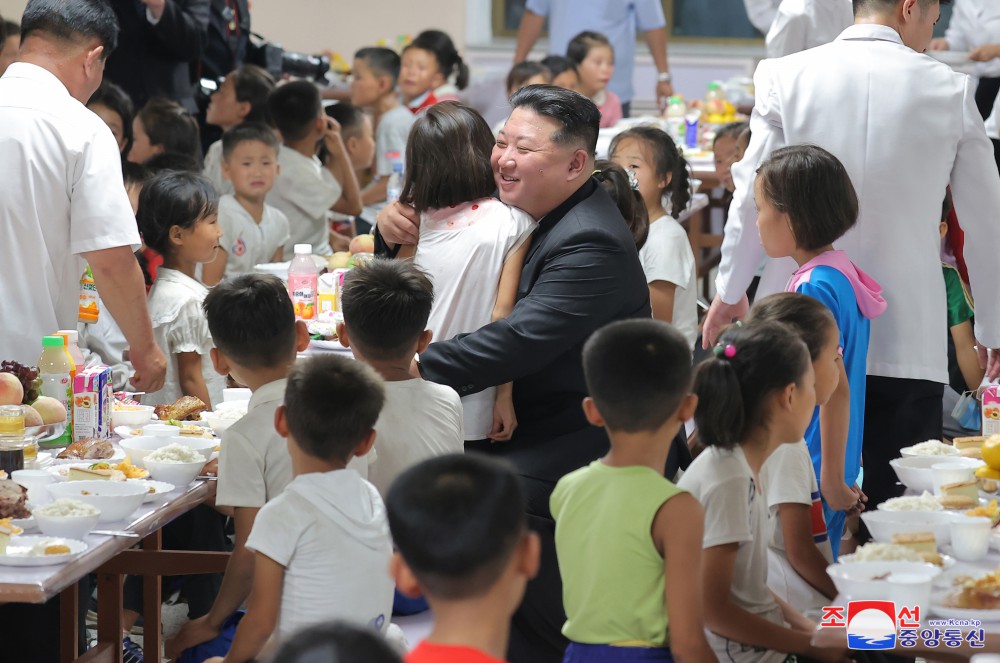 Flood Victims in North Phyongan, Jagang and Ryanggang Provinces Arrive in Pyongyang