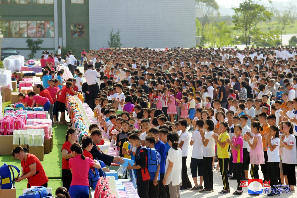 Respected Fatherly Marshal Kim Jong Un Sends Gifts to Preschoolers and Students from Flood-hit Areas