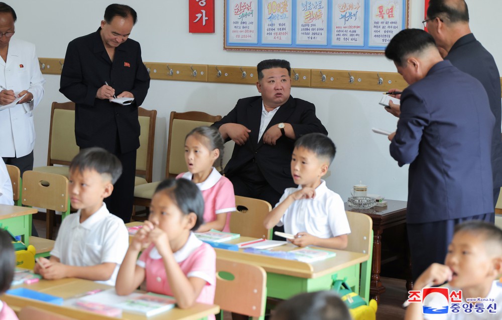 Respected Comrade Kim Jong Un Visits April 25 Hostel to Learn about Preparations for Education