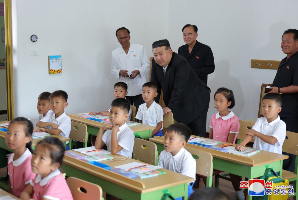 Respected Comrade Kim Jong Un Visits April 25 Hostel to Learn about Preparations for Education