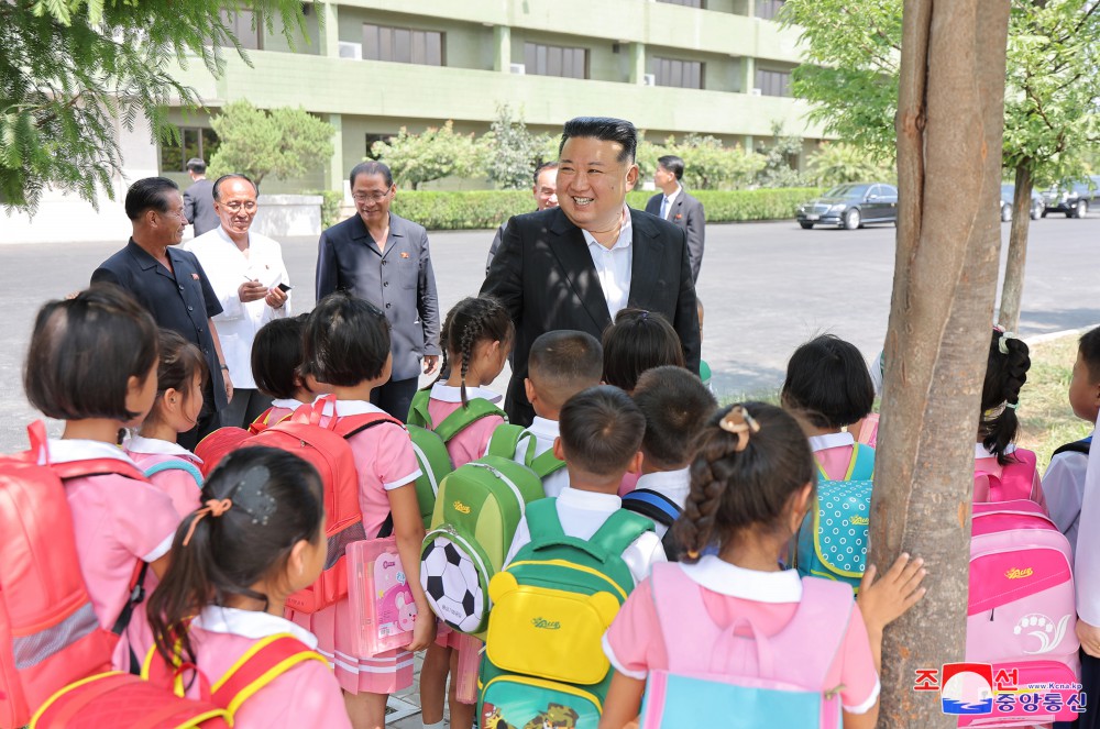 Respected Comrade Kim Jong Un Visits April 25 Hostel to Learn about Preparations for Education