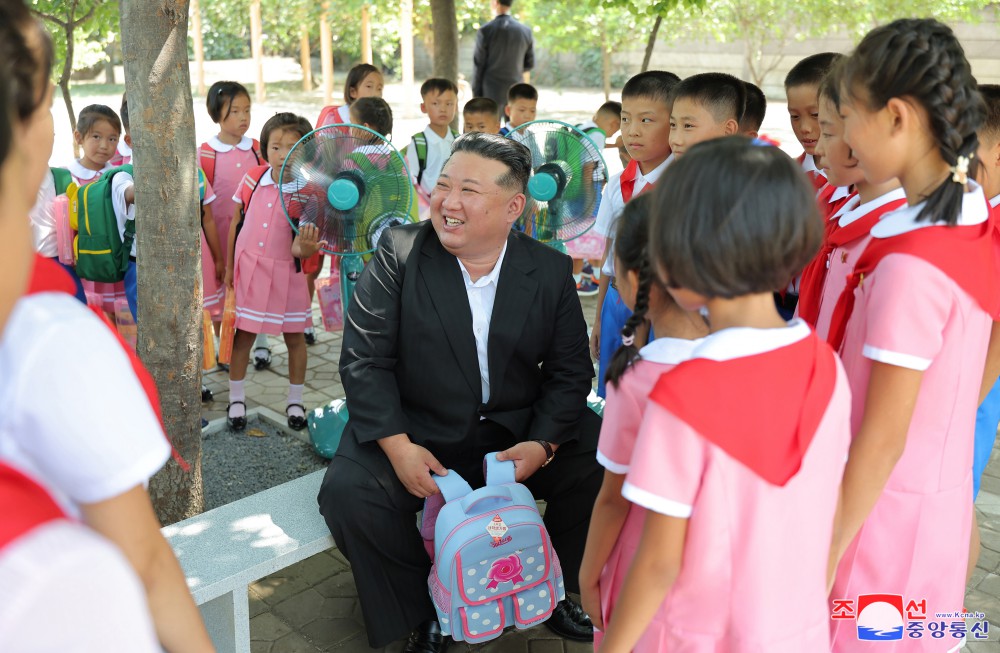 Respected Comrade Kim Jong Un Visits April 25 Hostel to Learn about Preparations for Education