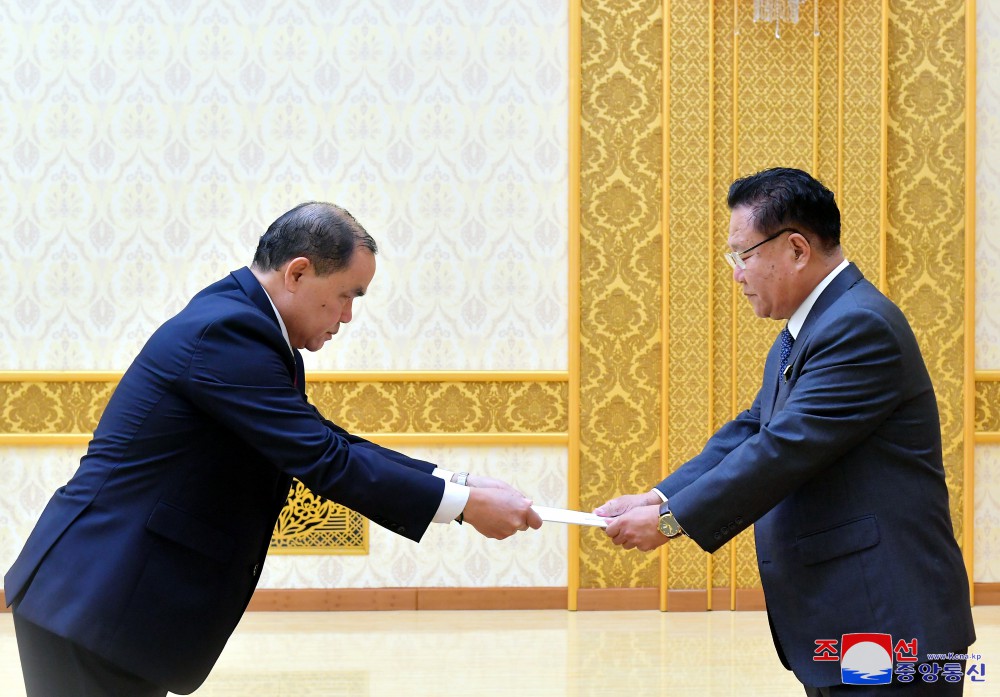 Credentials of Lao Ambassador to DPRK Accepted