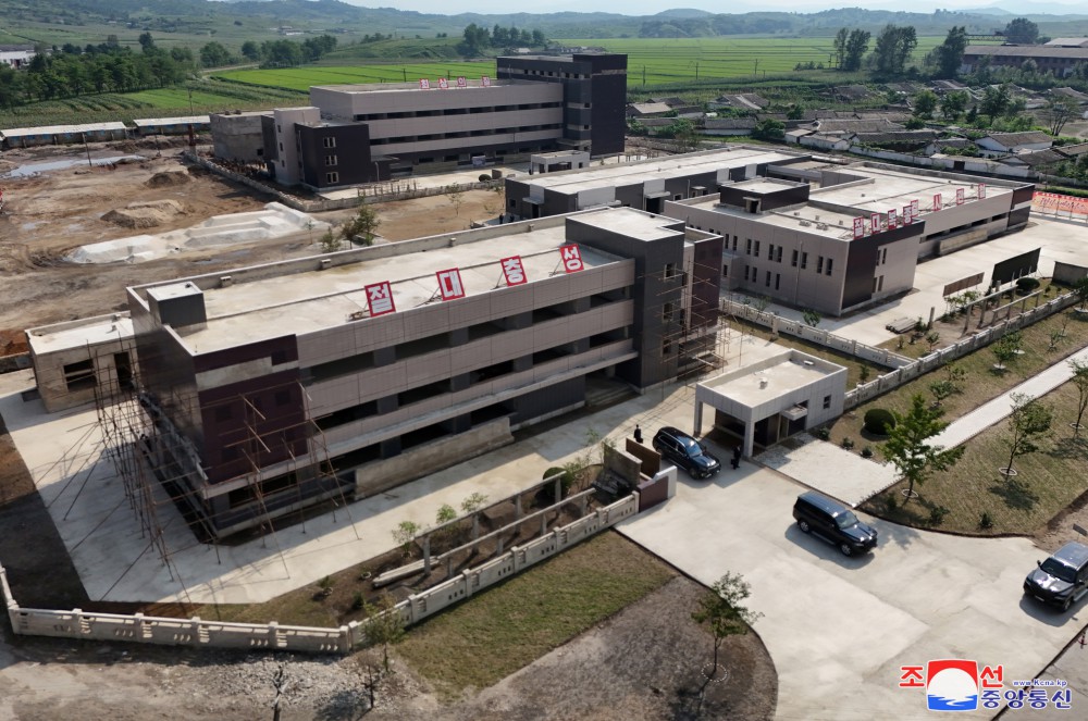 Respected Comrade Kim Jong Un Inspects Regional-Industry Factories under ConstructionHe Takes New Crucial Measures to Hasten Epochal Regional Development and Comprehensive Rejuvenation