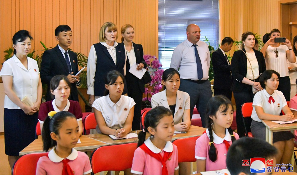 Russian Delegation of Education Officials Tours Various Places