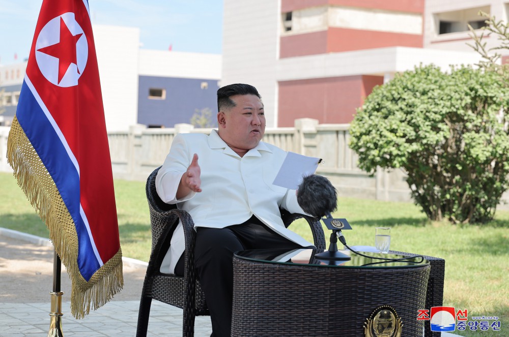 경애하는 김정은동지께서 함주군 지방공업공장건설장을 현지지도하시였다