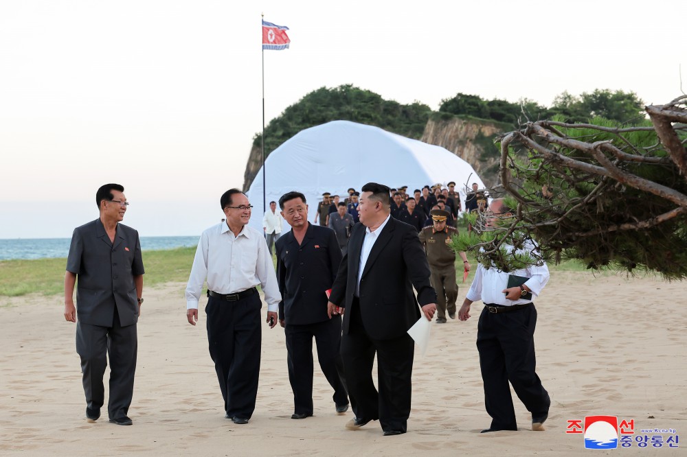 경애하는 김정은동지께서 지방발전사업협의회를 지도하시였다