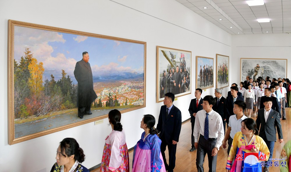 National Fine Art Exhibition Opens in DPRK