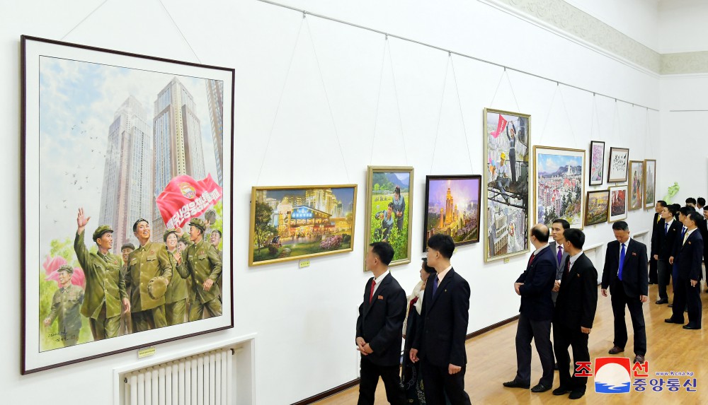 National Fine Art Exhibition Opens in DPRK