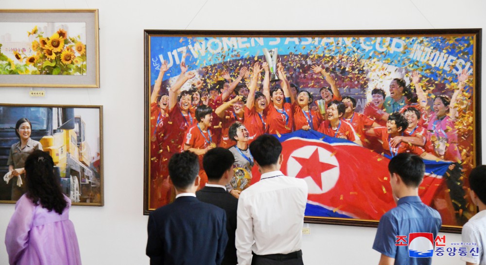 National Fine Art Exhibition Opens in DPRK