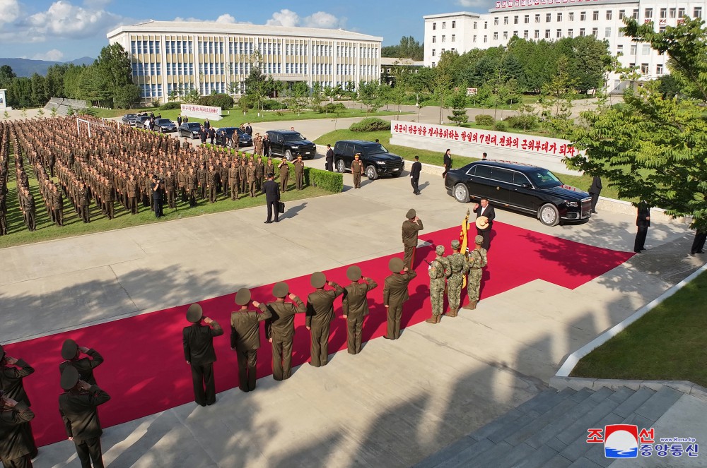 敬爱的金正恩同志视察吴振宇炮兵综合军官学校