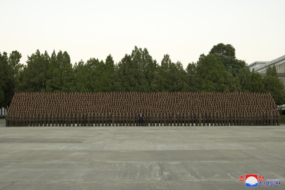 경애하는 김정은동지께서 오진우명칭 포병종합군관학교를 시찰하시였다