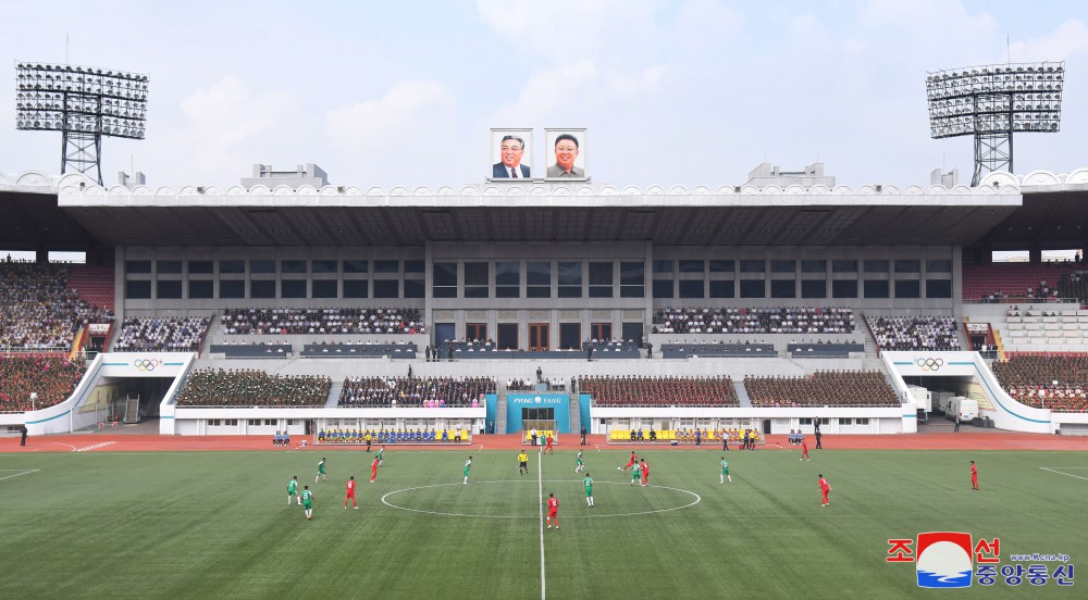 Efectuado partido de fútbol masculino por el día nacional