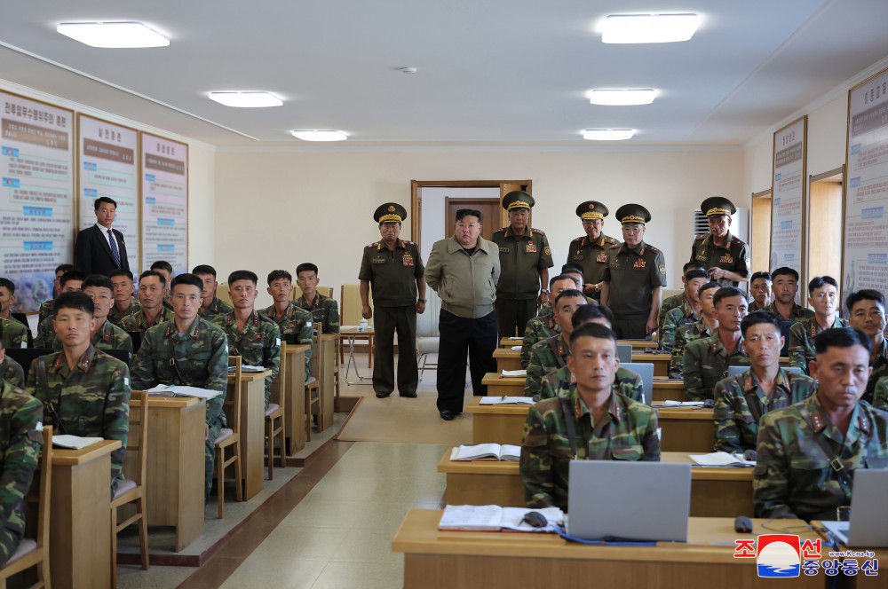 경애하는 김정은동지께서 조선인민군 특수작전무력훈련기지를 현지시찰하시였다