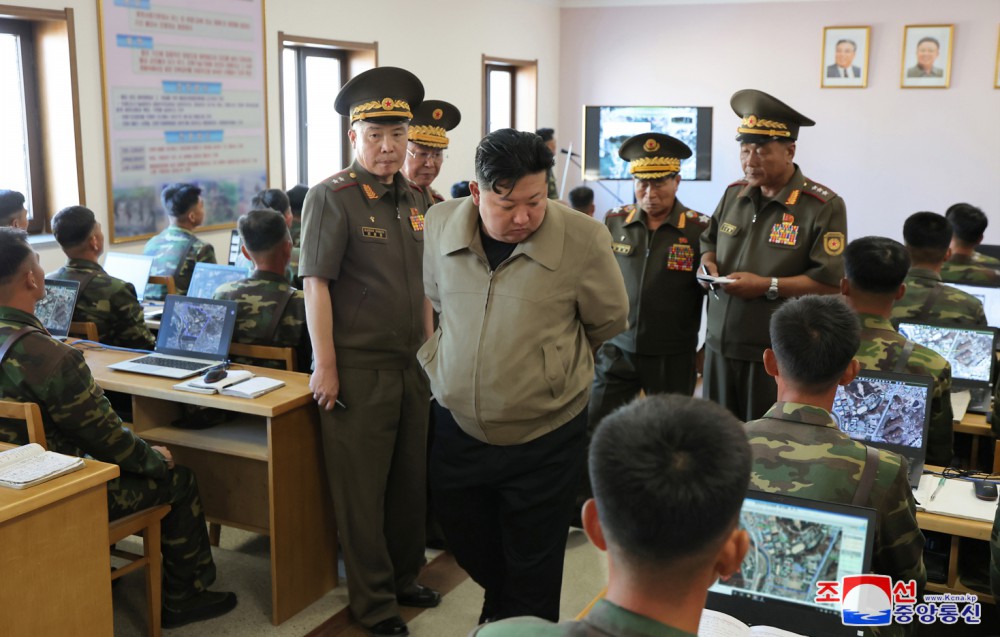 경애하는 김정은동지께서 조선인민군 특수작전무력훈련기지를 현지시찰하시였다