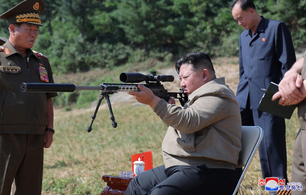 경애하는 김정은동지께서 조선인민군 특수작전무력훈련기지를 현지시찰하시였다