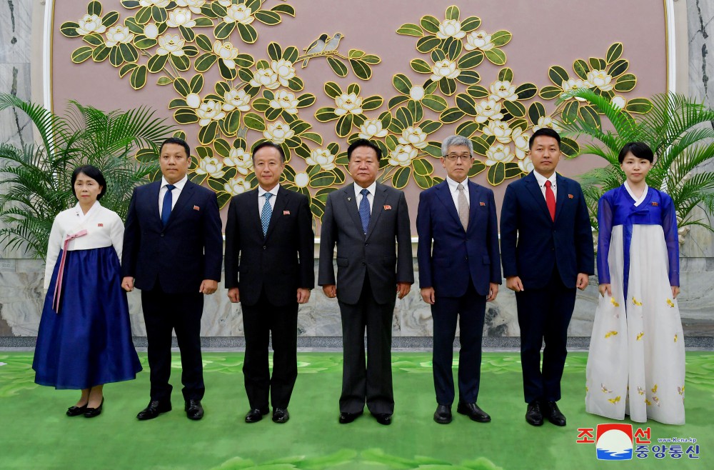 최룡해동지가 조선민주주의인민공화국창건 76돐경축 재일본조선인축하단을 만났다