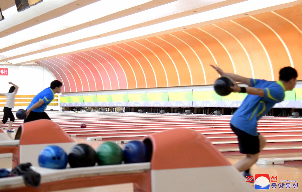 Autumn Bowling Amateurs Tournament Held in DPRK