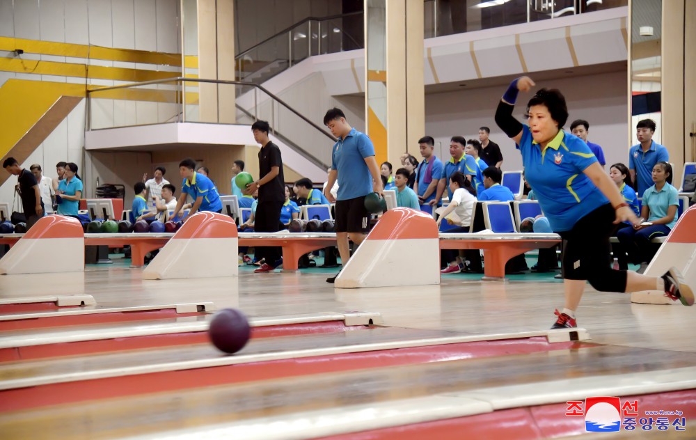 Autumn Bowling Amateurs Tournament Held in DPRK