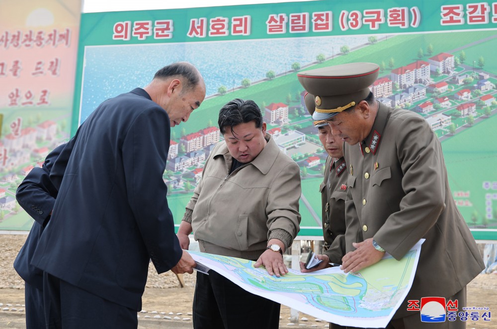 경애하는 김정은동지께서 평안북도 큰물피해복구사업을 현지에서 지도하시였다