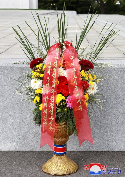 Floral Tribute Paid to Statues of Great Leaders