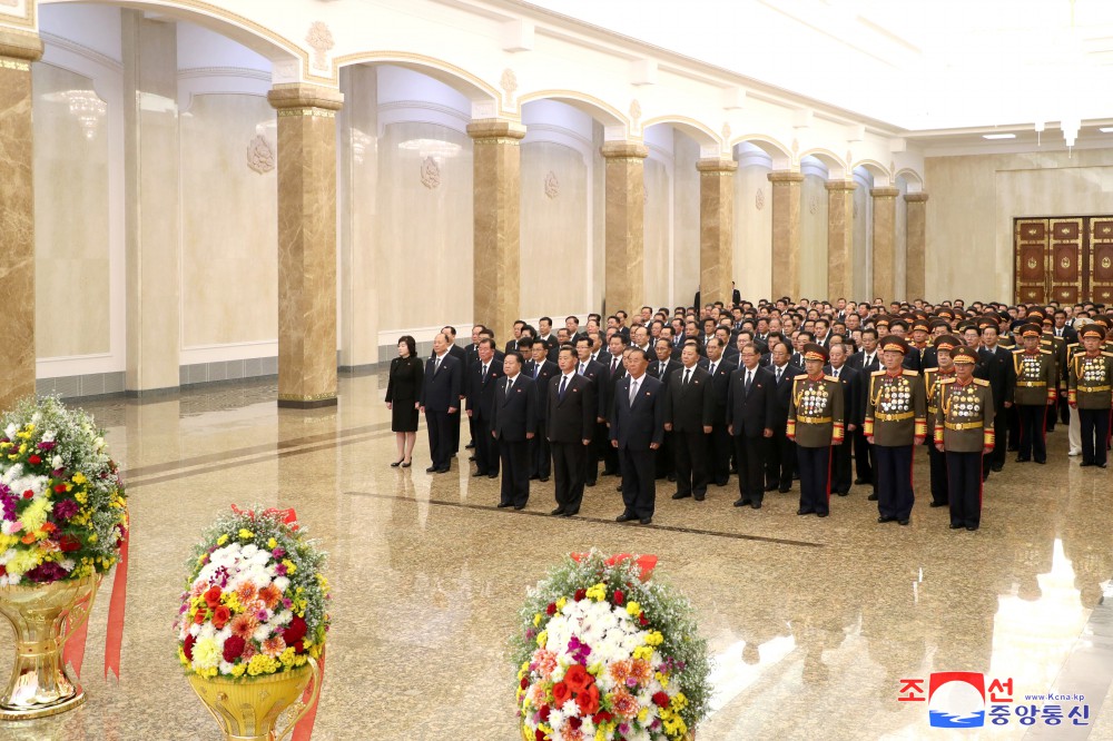 Members of WPK Central Leadership Body Visit Kumsusan Palace of Sun