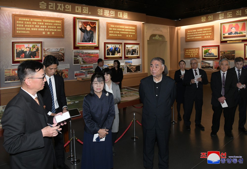 Japanese Delegation Tours Pyongyang