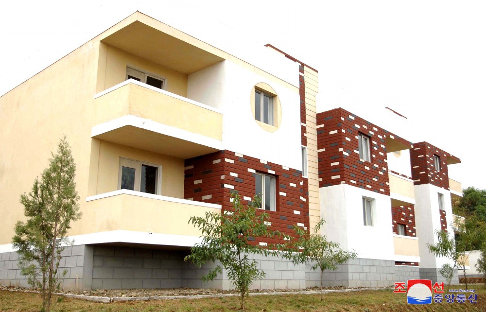 Farmers Move into New Houses in DPRK