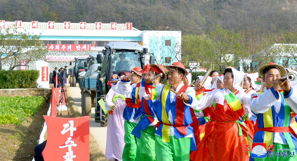 Naejung Farm in DPRK Over-fulfills its Grain Production Plan