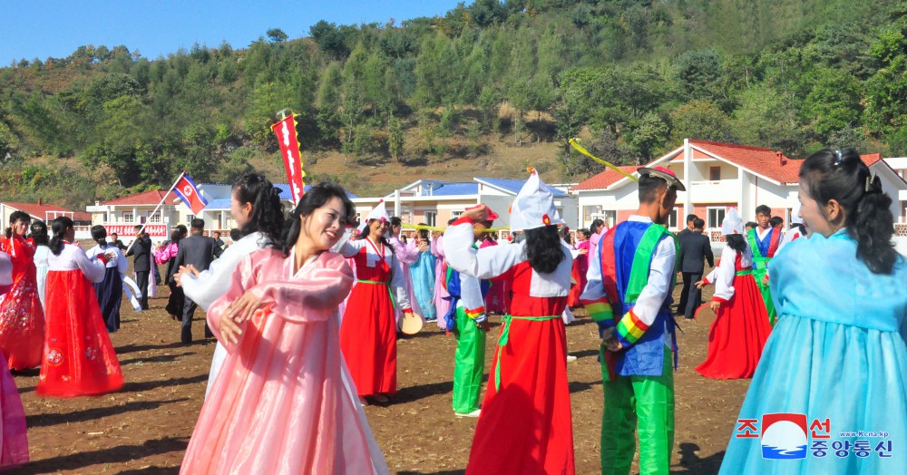 New Houses Built in Pongsan County of DPRK