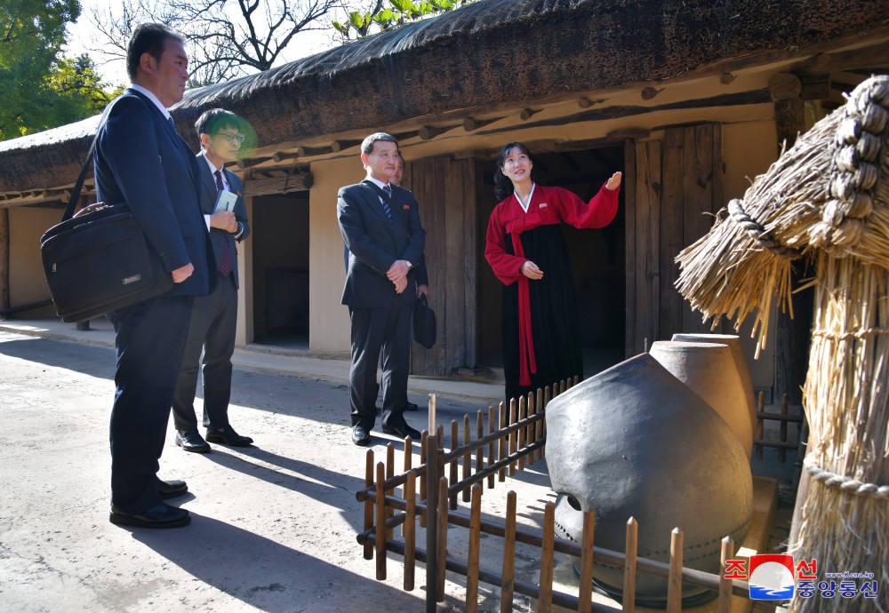 Sojourn in Pyongyang of Delegation of Korean Social Scientists in Japan