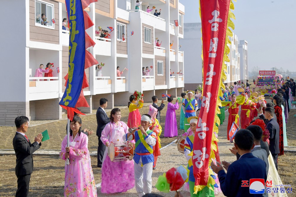 New Houses Built for Farmers in DPRK