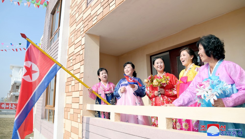 New Houses Built for Farmers in DPRK