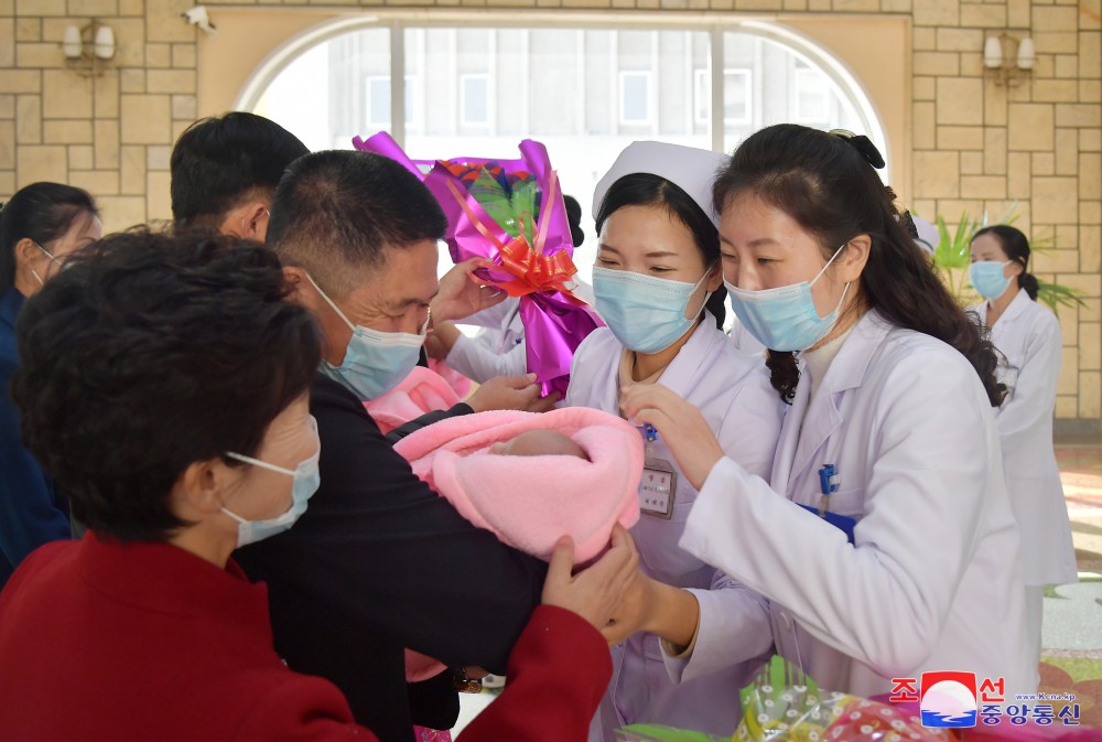 549th Triplets Born at Pyongyang Maternity Hospital in DPRK