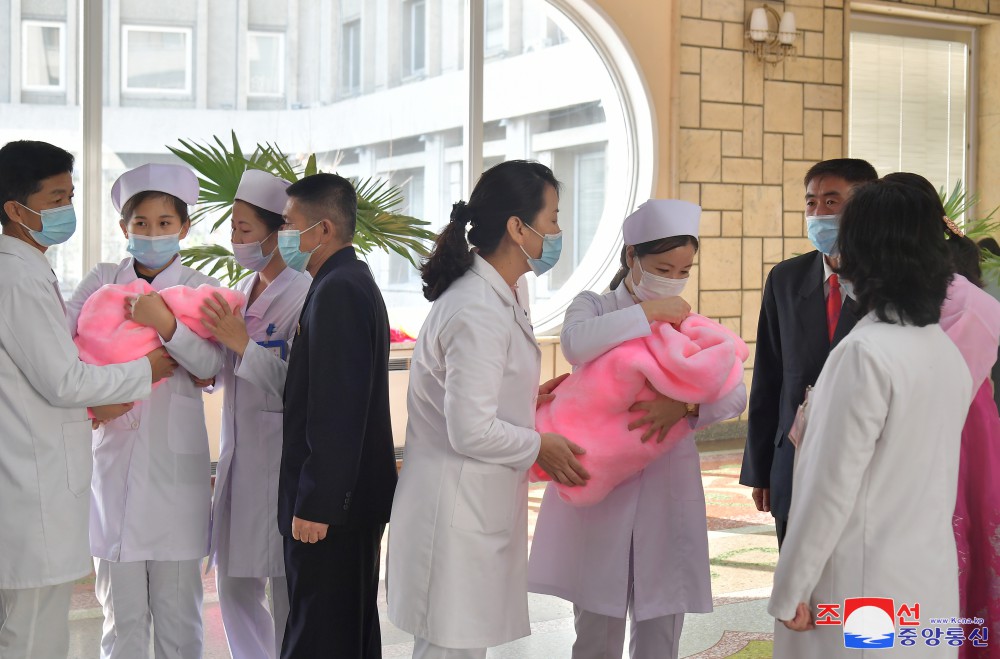 549th Triplets Born at Pyongyang Maternity Hospital in DPRK