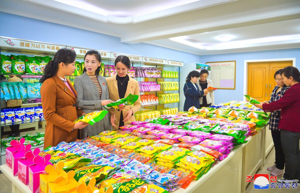 Pyongyang Children's Foodstuff Factory Boosts Production